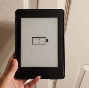AMAZON KINDLE READER